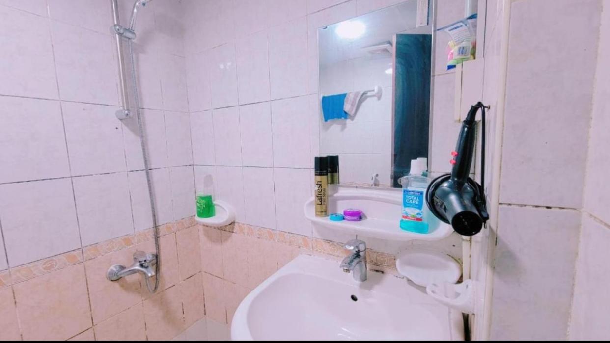 Dxb Hostel Near Adcb Metro Station Dubai Luaran gambar